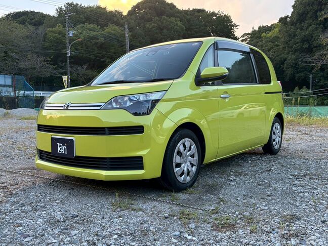 個性的なカラーと美しいフォルム！ 鮮やかなイエローのボディは、スペイド特有の左右非対称なデザインを一層際立たせています。【スペイド】